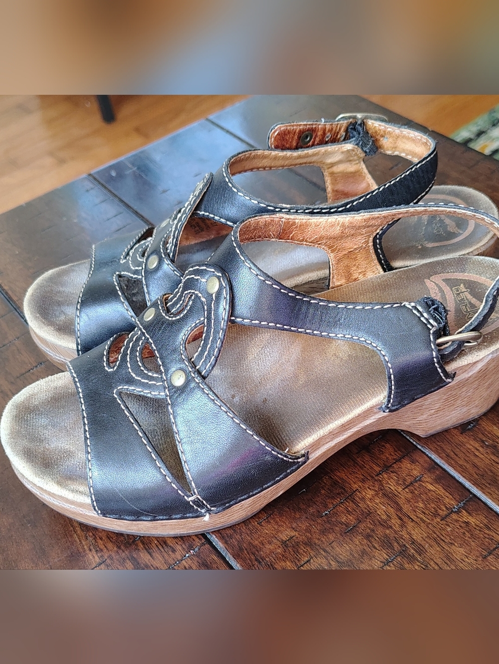 Dansko Black Leather Open Toe Platform Clogs/Sandals with Wood-Effect Sole - Picture 5 of 16